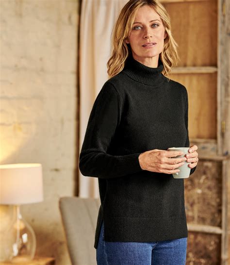 WOMEN'S LUXURY CASHMERE READY TO WEAR 